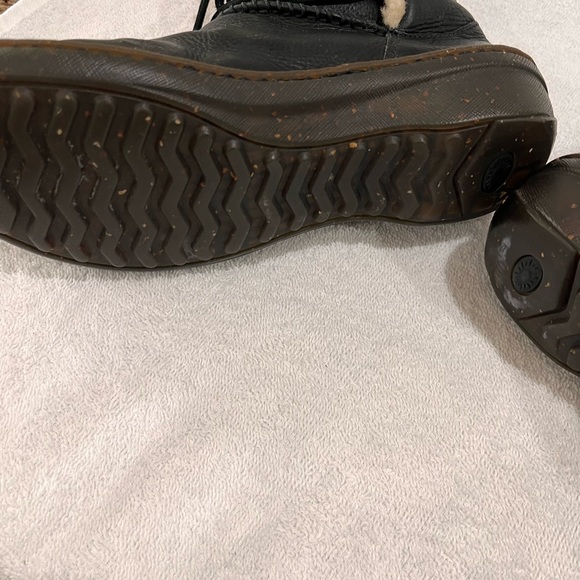 WOMENS UGG BOOTIES - Picture 3 of 10